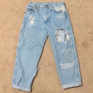 Wrangler distressed super high rise mom jeans!
